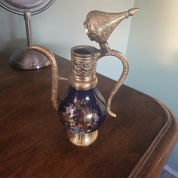 Gorgeous teapot from Istanbul, Turkey. Excellent condition. - Picture 4 of 8